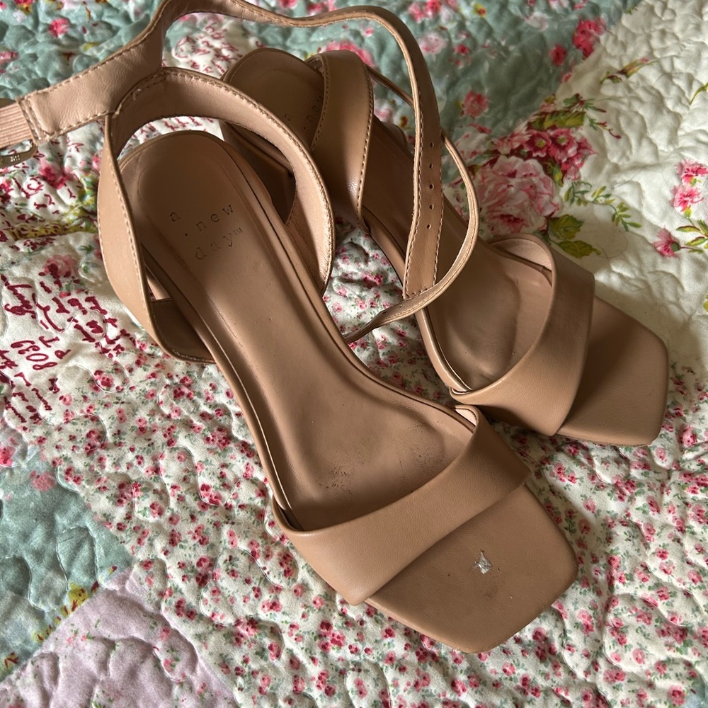Elegant Nude Strappy Sandals 6.5